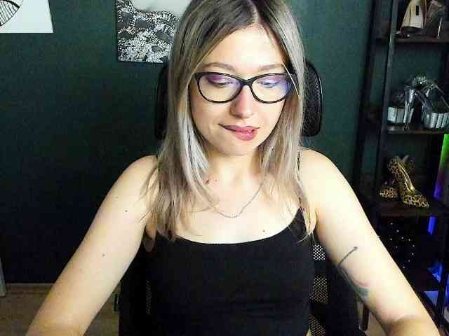 Model: xxHeidiLove