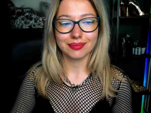 xxHeidiLove webcam