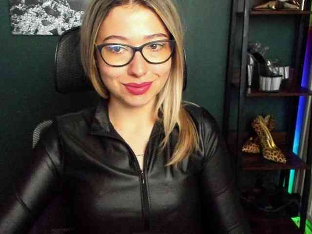 xxHeidiLove webcam