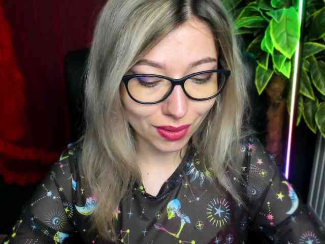 xxHeidiLove webcam