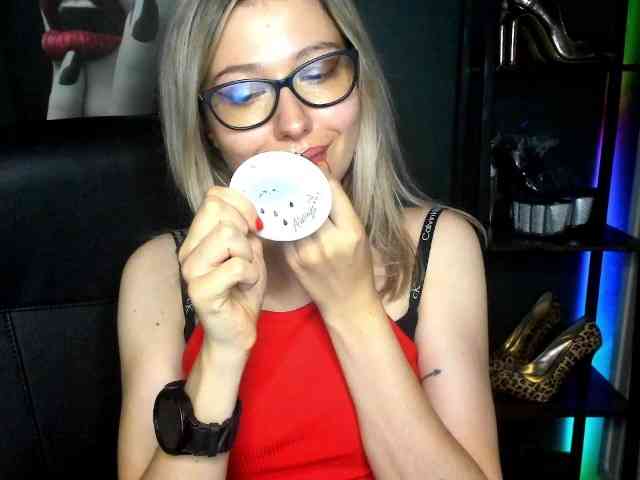 xxHeidiLove webcam