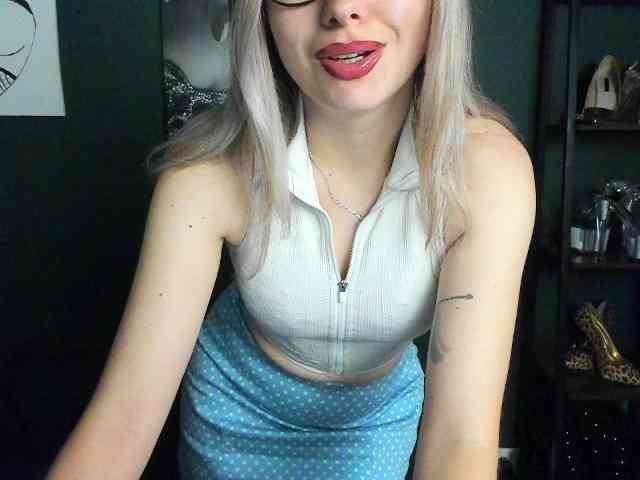xxHeidiLove webcam