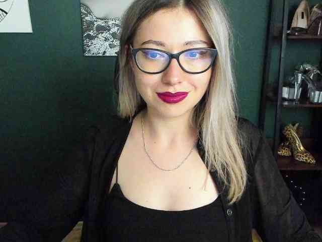 xxHeidiLove webcam