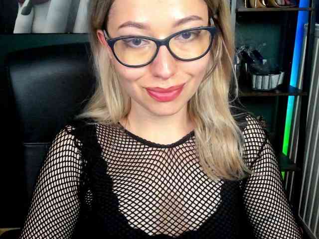 xxHeidiLove webcam