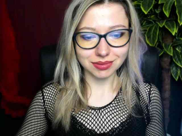 xxHeidiLove webcam