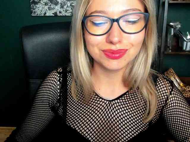 xxHeidiLove webcam