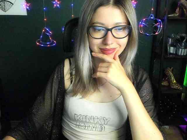 xxHeidiLove webcam