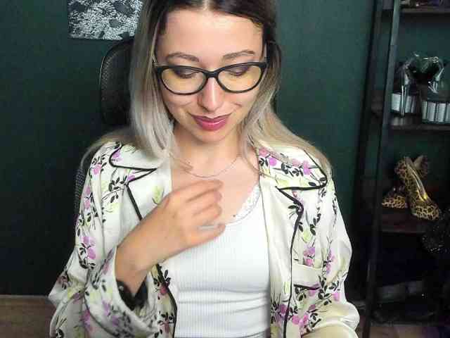 xxHeidiLove webcam