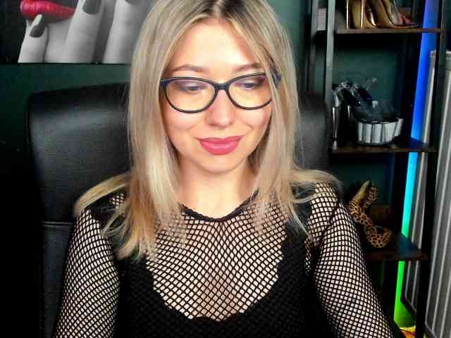 xxHeidiLove webcam