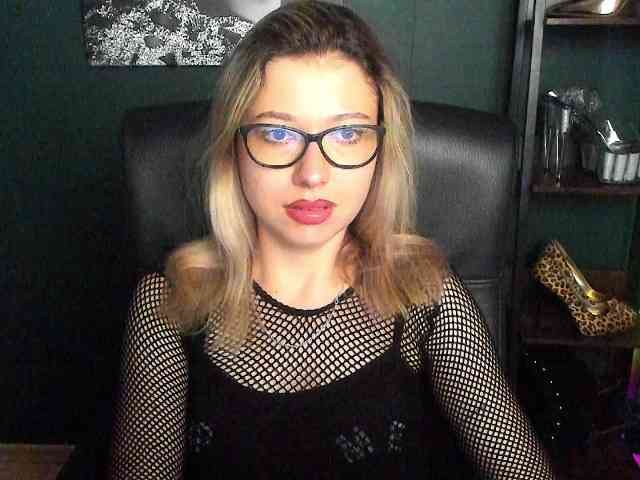 Model: xxHeidiLove