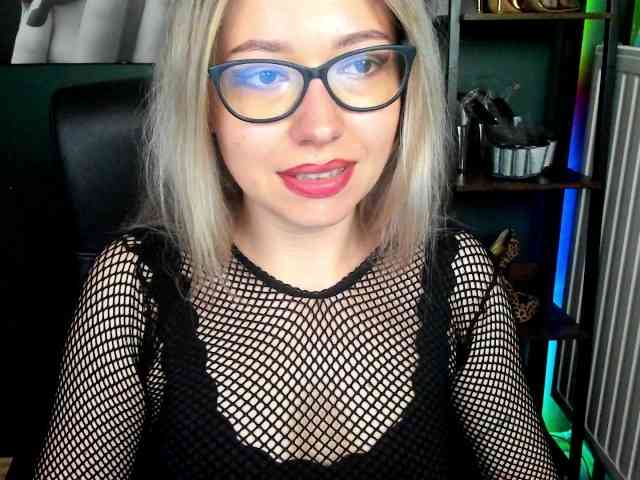 xxHeidiLove webcam