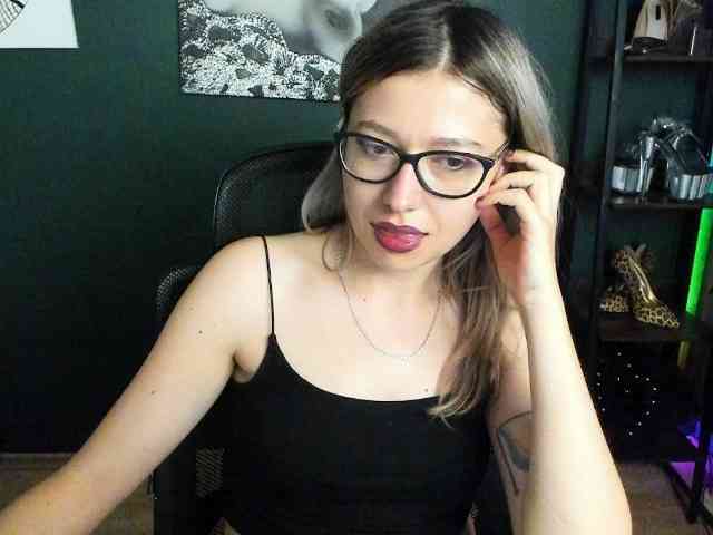 xxHeidiLove webcam