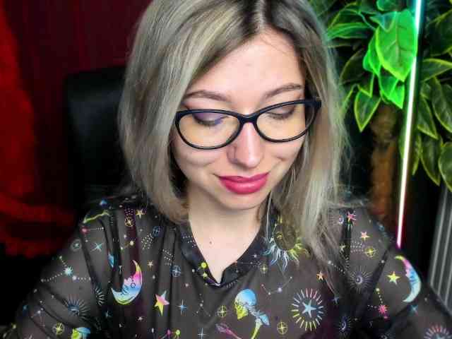 xxHeidiLove webcam