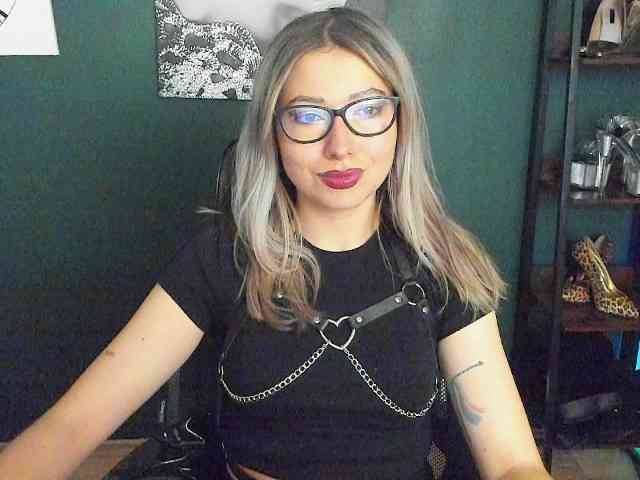 xxHeidiLove webcam