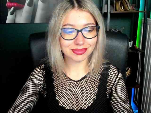 xxHeidiLove webcam
