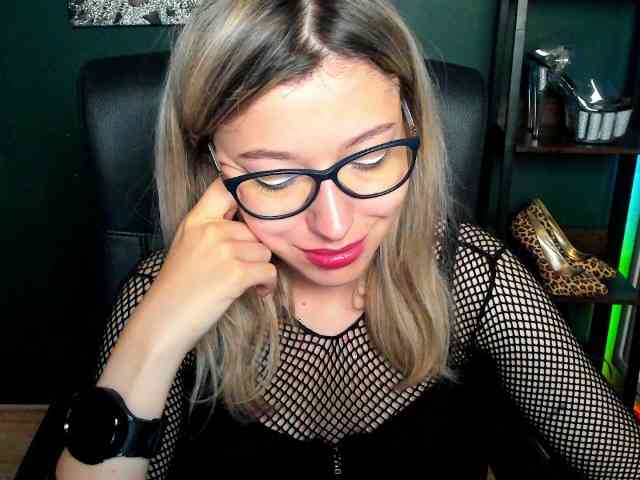xxHeidiLove webcam