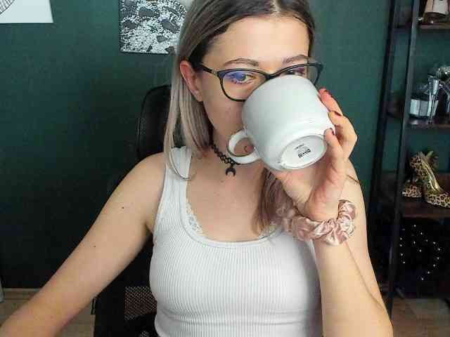 xxHeidiLove webcam