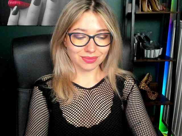 xxHeidiLove webcam