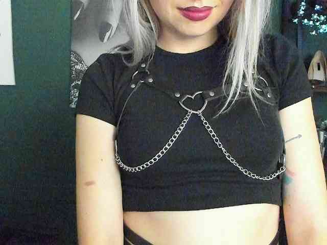 xxHeidiLove webcam