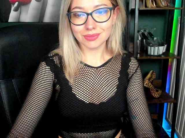 xxHeidiLove webcam