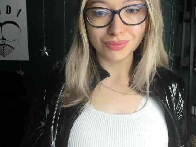 Model: xxHeidiLove