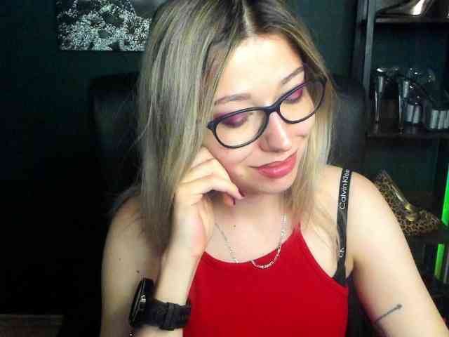 xxHeidiLove webcam