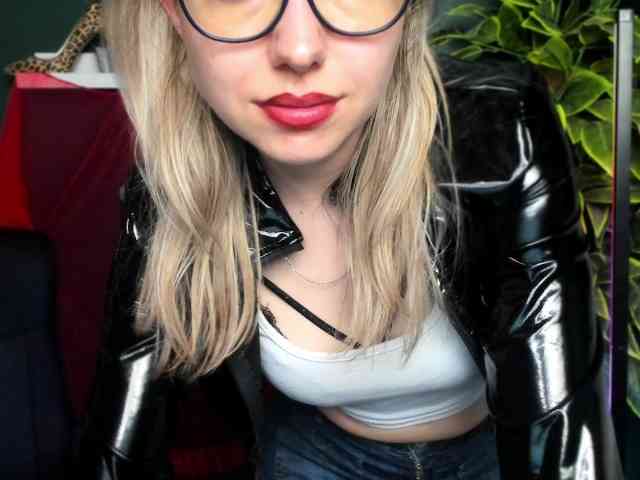 xxHeidiLove webcam