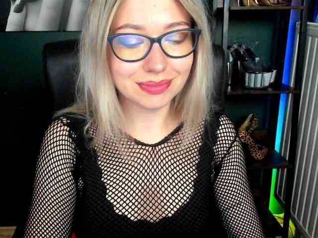 xxHeidiLove webcam