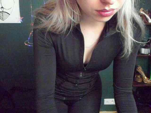 xxHeidiLove webcam