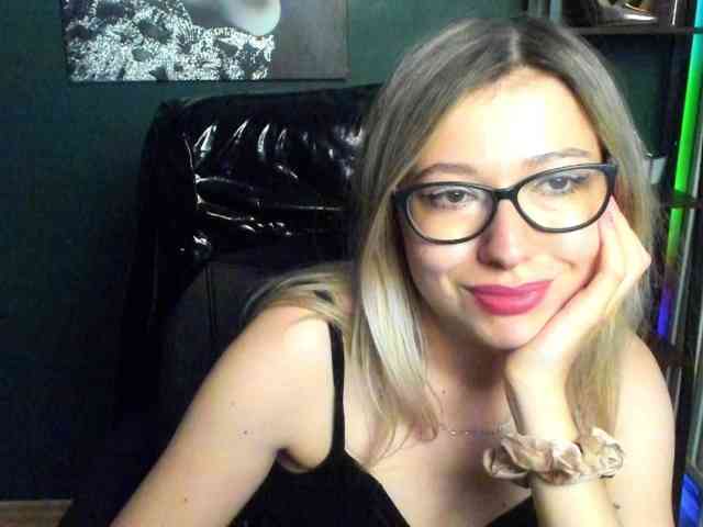 Model: xxHeidiLove
