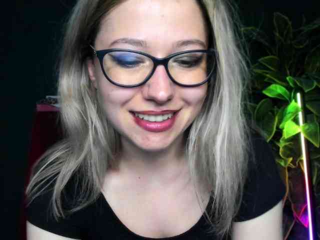xxHeidiLove webcam