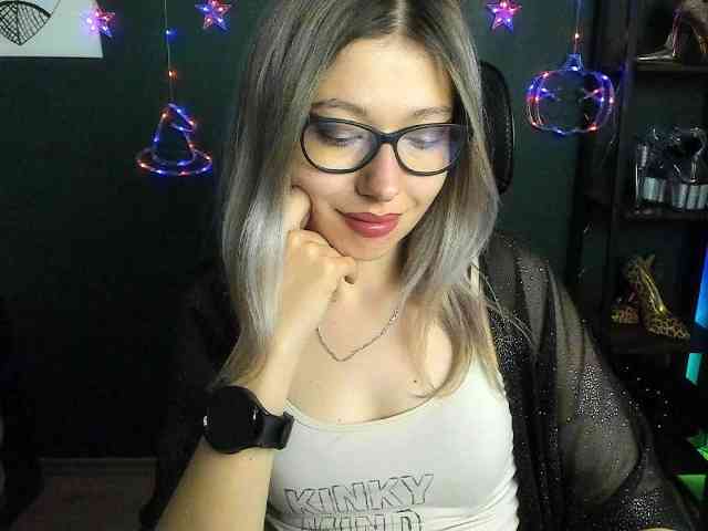 xxHeidiLove webcam