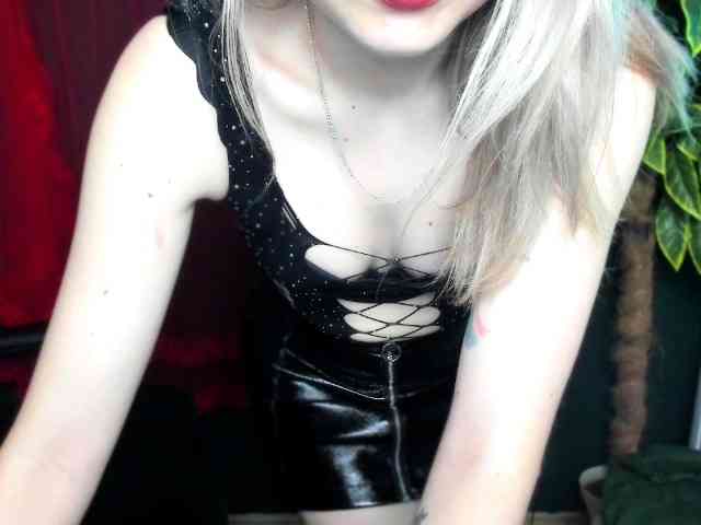 xxHeidiLove webcam
