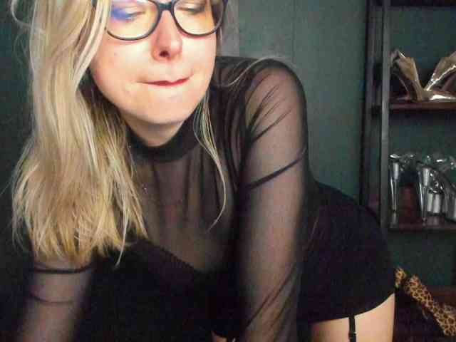 xxHeidiLove webcam