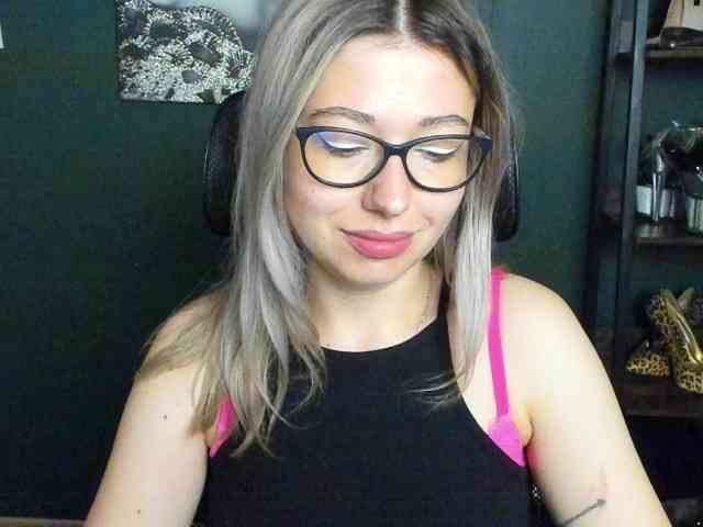 xxHeidiLove webcam