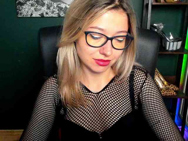 xxHeidiLove webcam