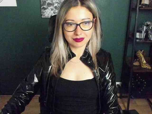 xxHeidiLove webcam