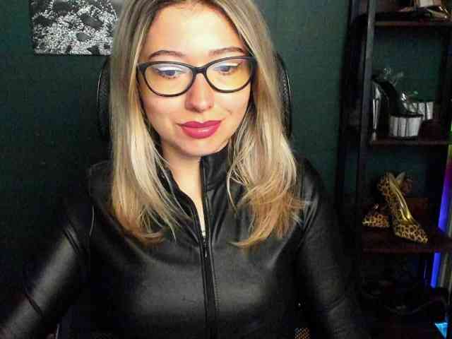 xxHeidiLove webcam