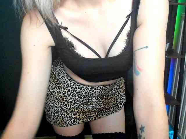 xxHeidiLove webcam