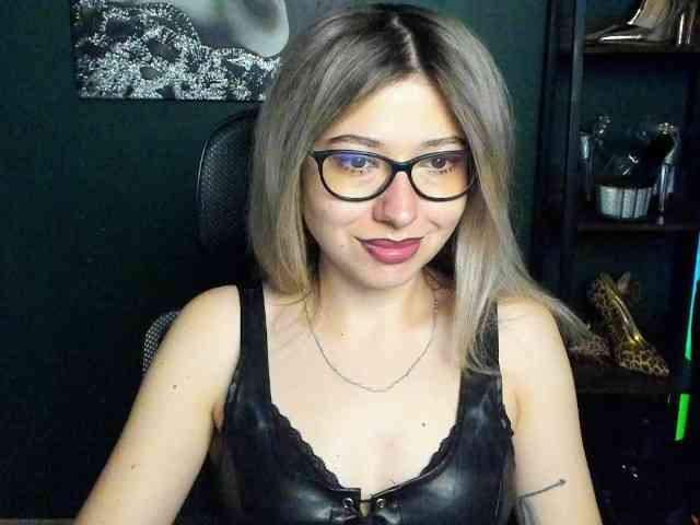 xxHeidiLove webcam