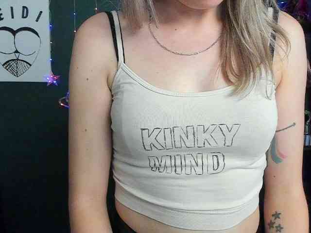 xxHeidiLove webcam