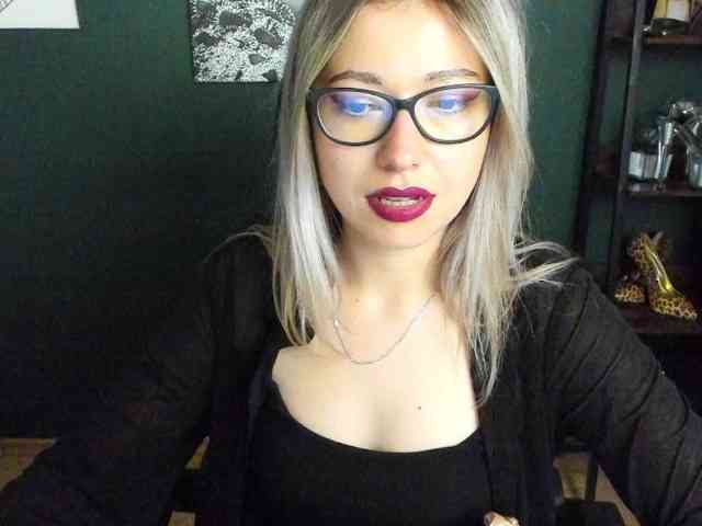 xxHeidiLove webcam