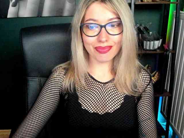 xxHeidiLove webcam