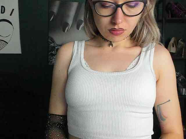 xxHeidiLove webcam