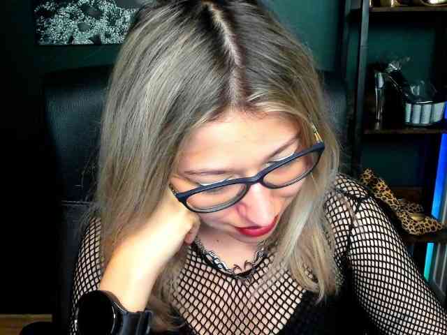 xxHeidiLove webcam