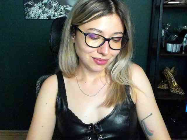 xxHeidiLove webcam