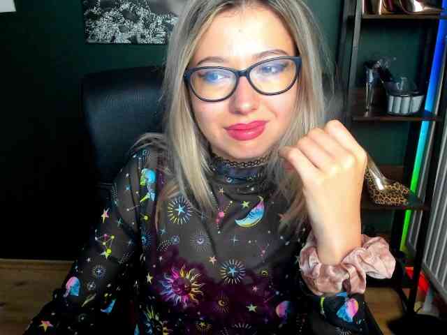 xxHeidiLove webcam