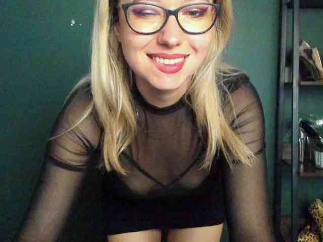 xxHeidiLove webcam