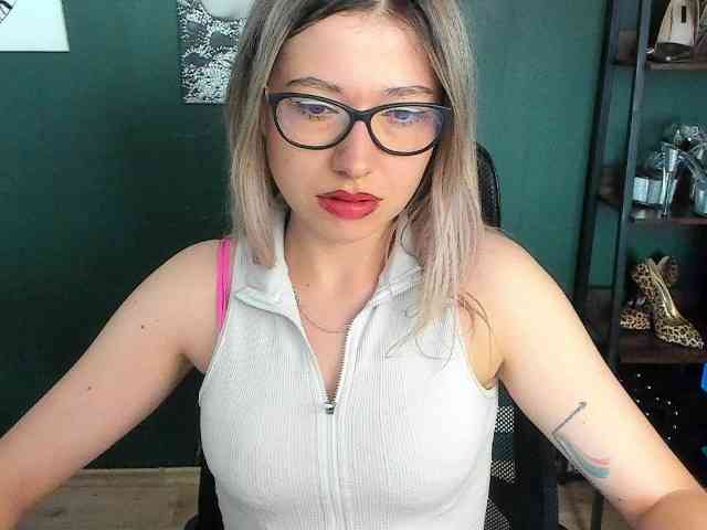 xxHeidiLove webcam