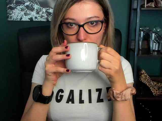 xxHeidiLove webcam